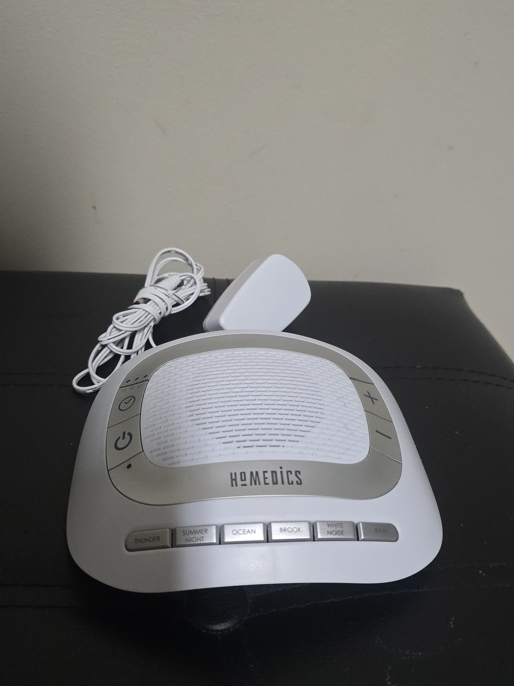 HoMedics White Sound Machine with Silver Accents